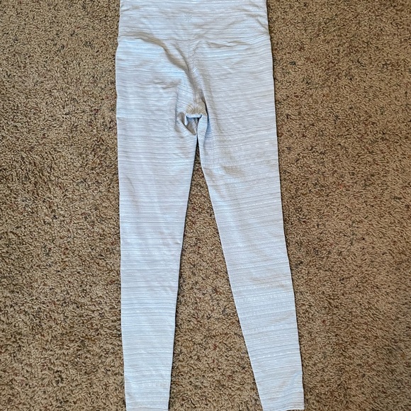 Athleta light gray leggings, super comfy and great to work out in - Picture 3 of 3